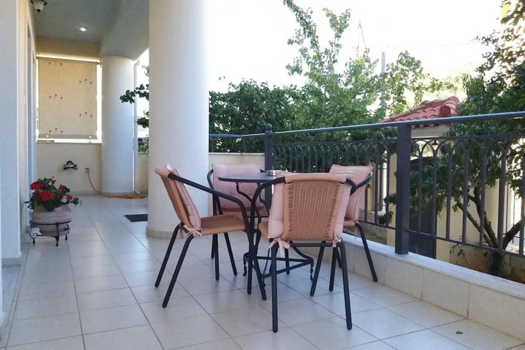 New, Bright, Cozy, Autonomous Apartment With Private Entrance And Garden, 42 M2, 5Min To The Beach And City Center Καλαμάτα Εξωτερικό φωτογραφία