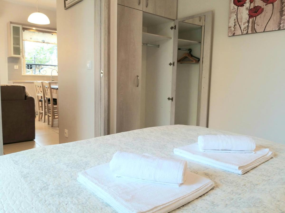 New, Bright, Cozy, Autonomous Apartment With Private Entrance And Garden, 42 M2, 5Min To The Beach And City Center Καλαμάτα Εξωτερικό φωτογραφία
